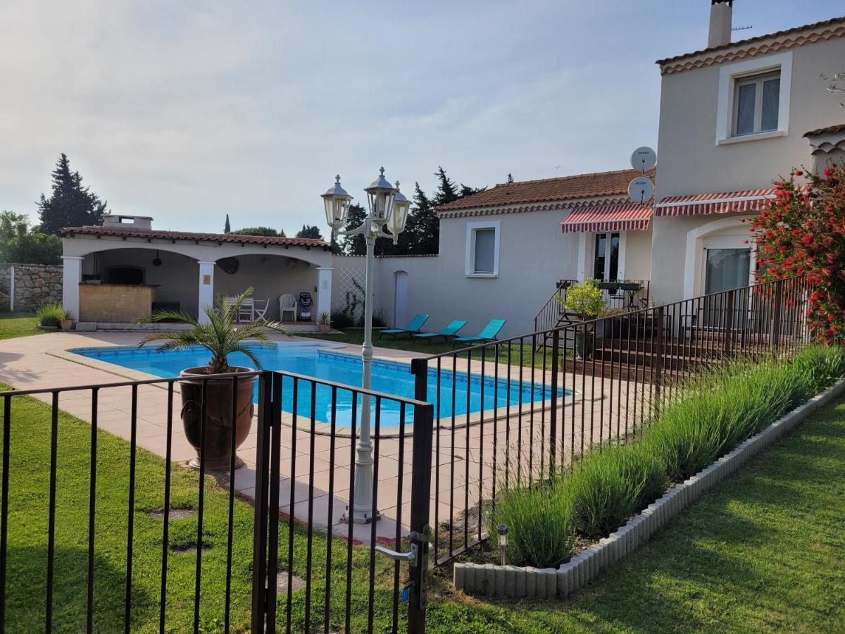Aramon Les Chambres D'Hotes D'Eloise, Piscine Privee المظهر الخارجي الصورة