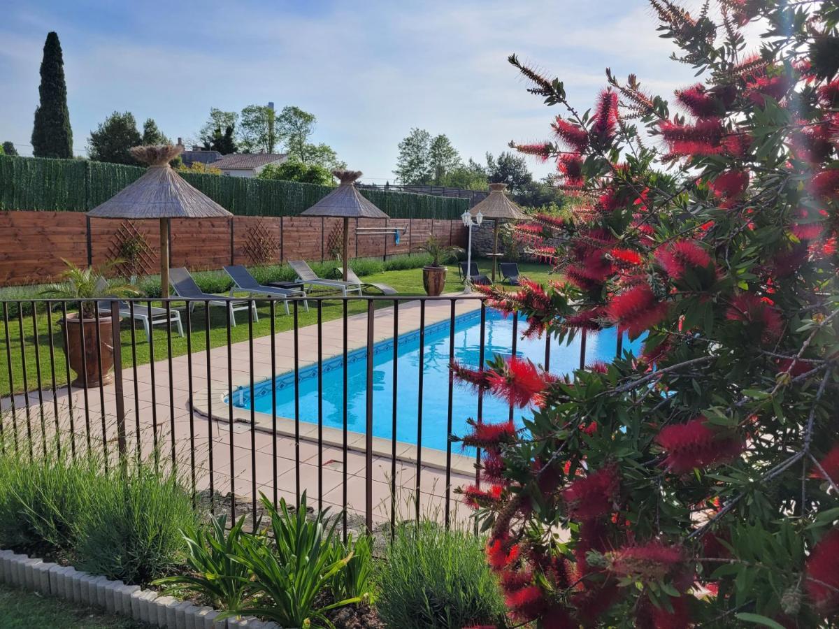 Aramon Les Chambres D'Hotes D'Eloise, Piscine Privee المظهر الخارجي الصورة